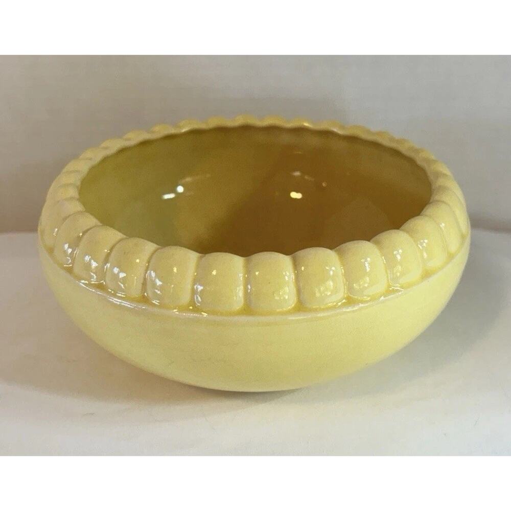 VTG Brush McCoy USA Pottery Butter Yellow Scallop Shell Planter